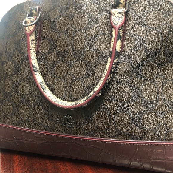 Authentic COACH purse & matching wallet - Picture 4 of 9